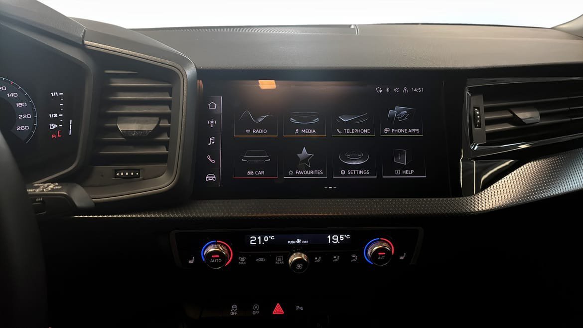 Vehicle Image 9