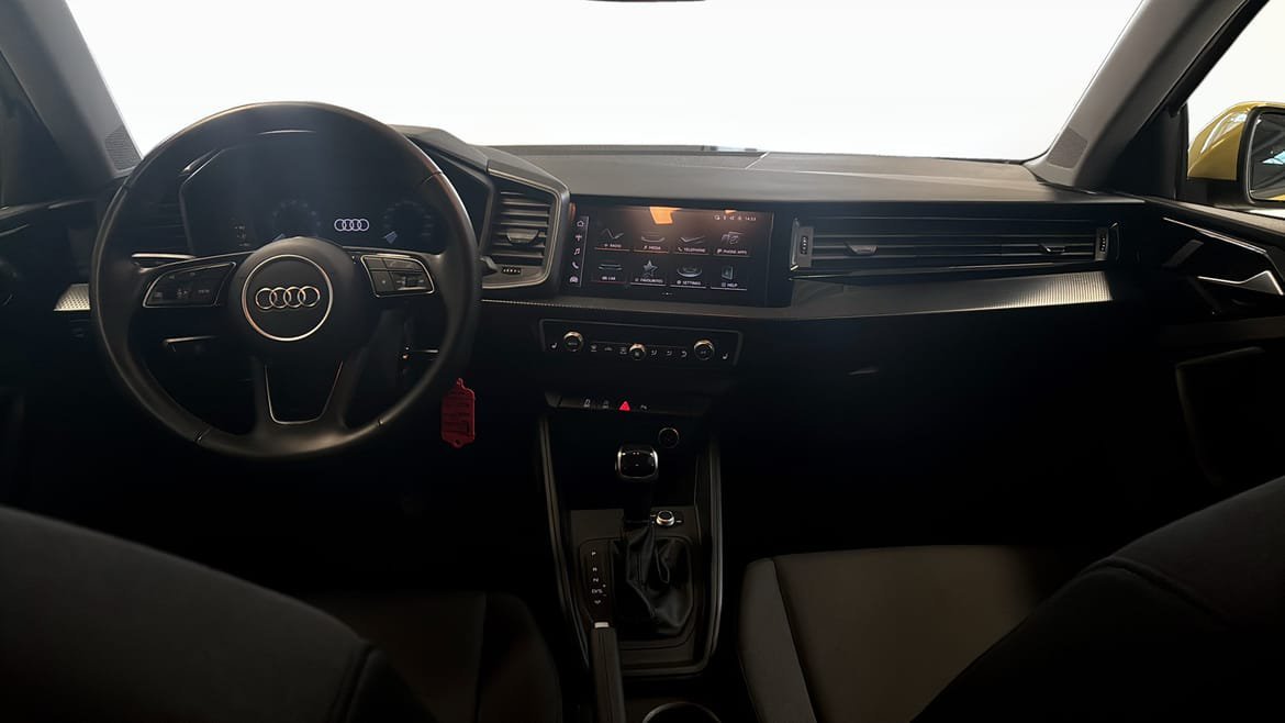 Vehicle Image 10