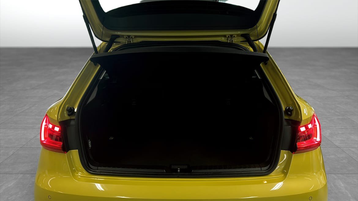 Vehicle Image 12