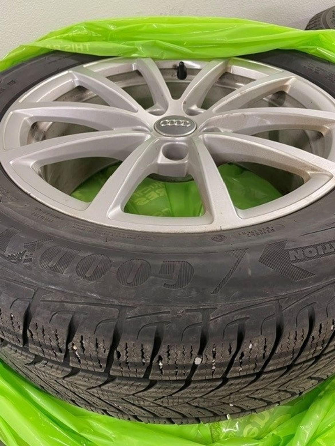 Vehicle Image 15