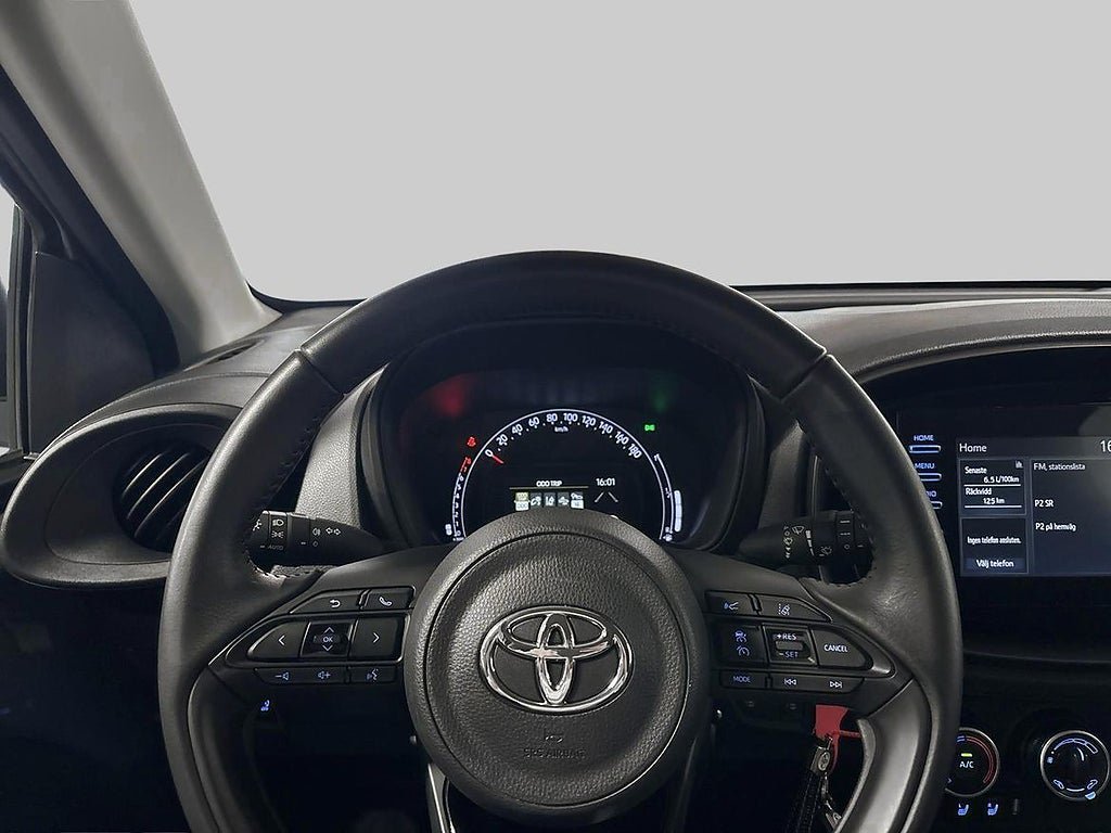 Vehicle Image 15