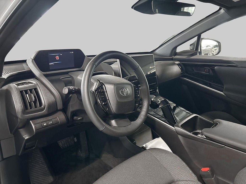 Vehicle Image 13