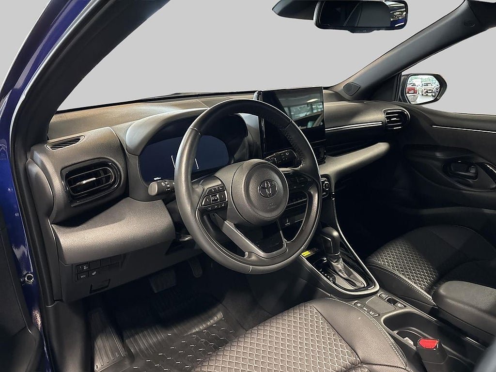 Vehicle Image 13