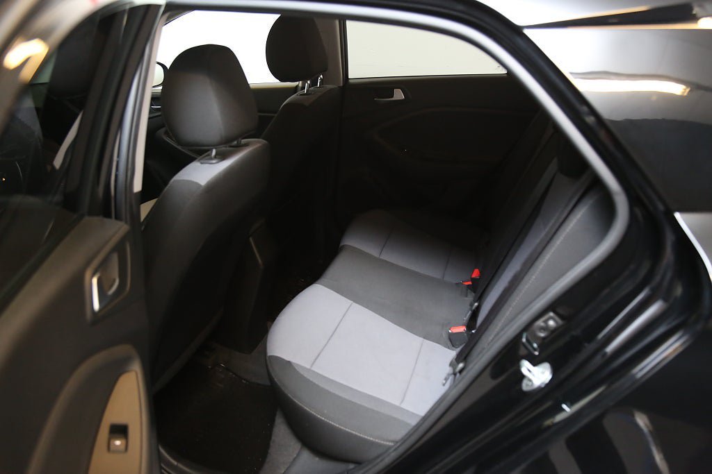Vehicle Image 19