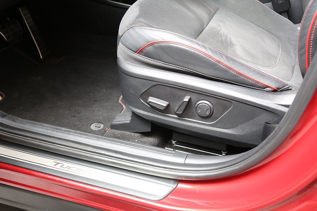 Vehicle Image 16
