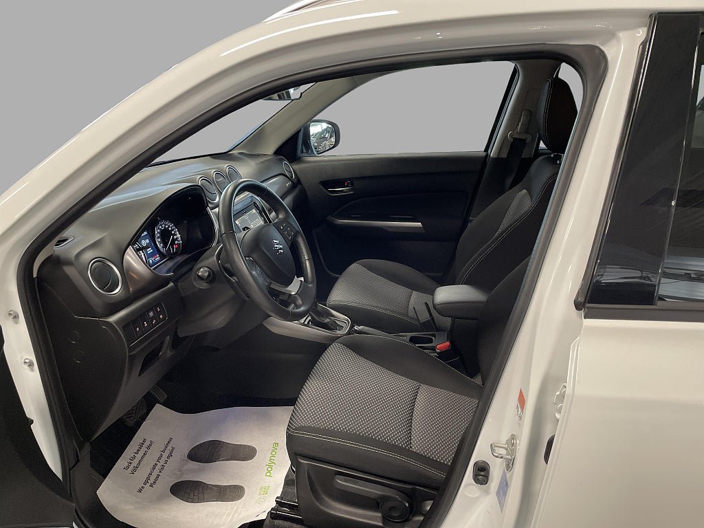 Vehicle Image 8