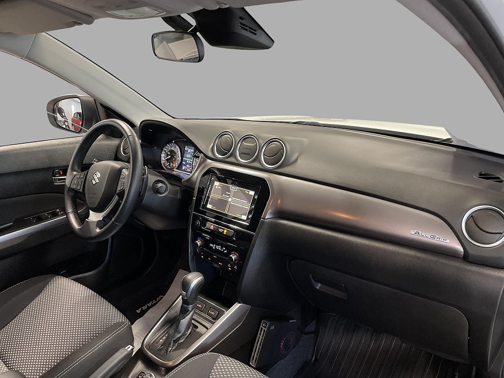 Vehicle Image 10