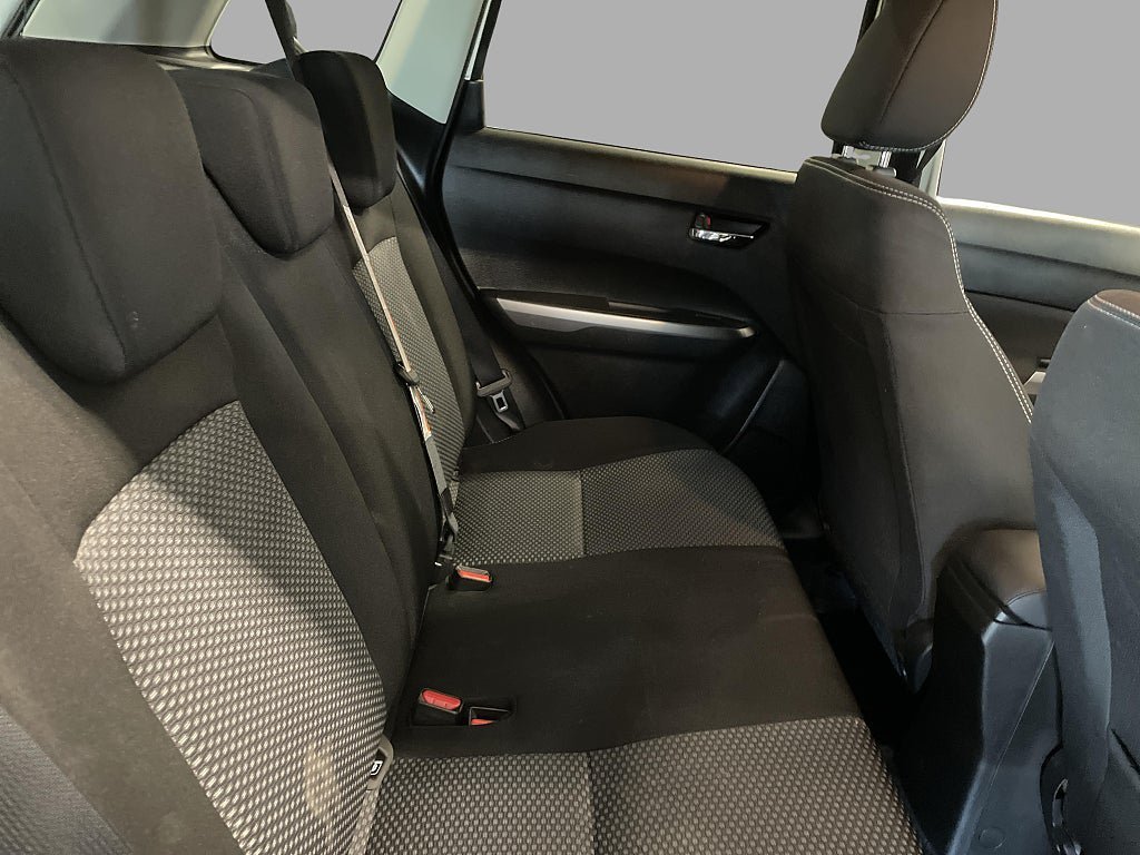 Vehicle Image 11