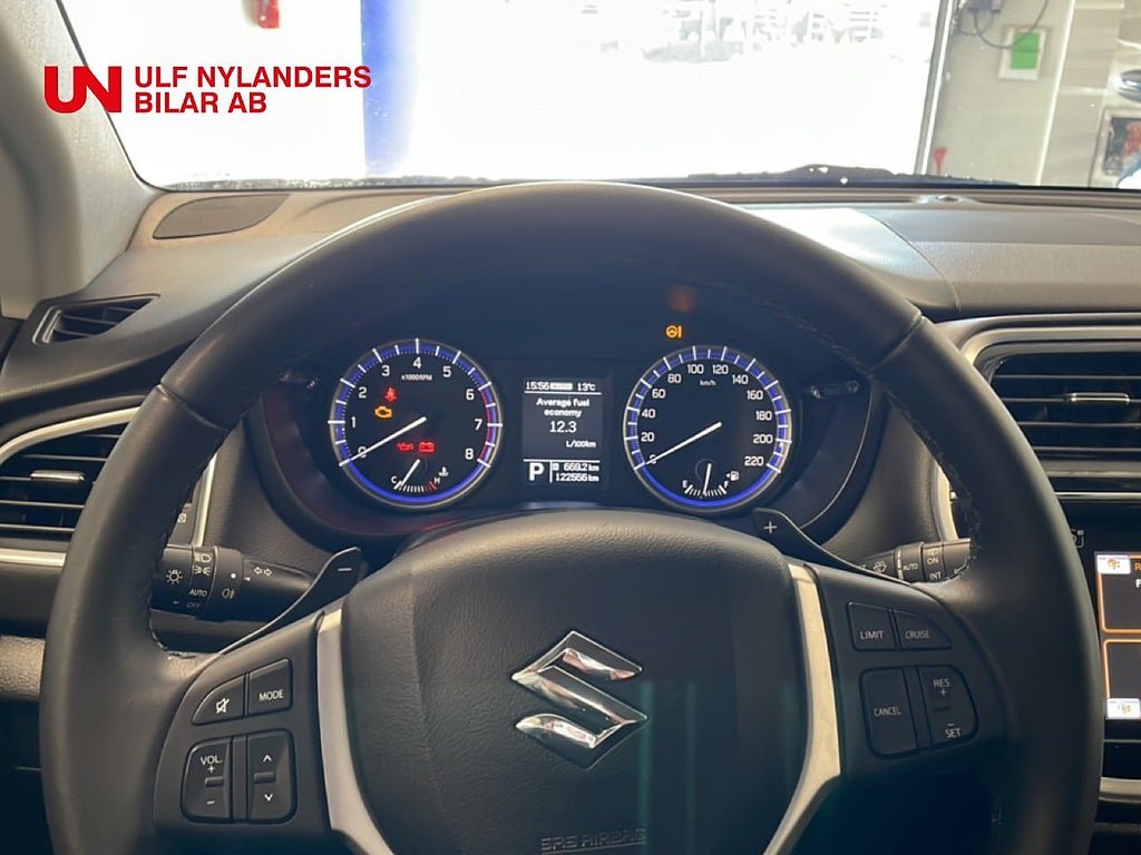 Vehicle Image 13