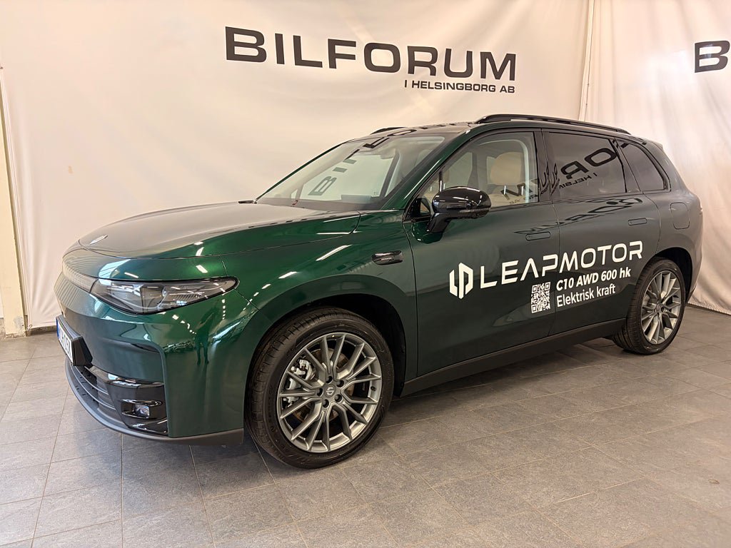 Vehicle Image 4