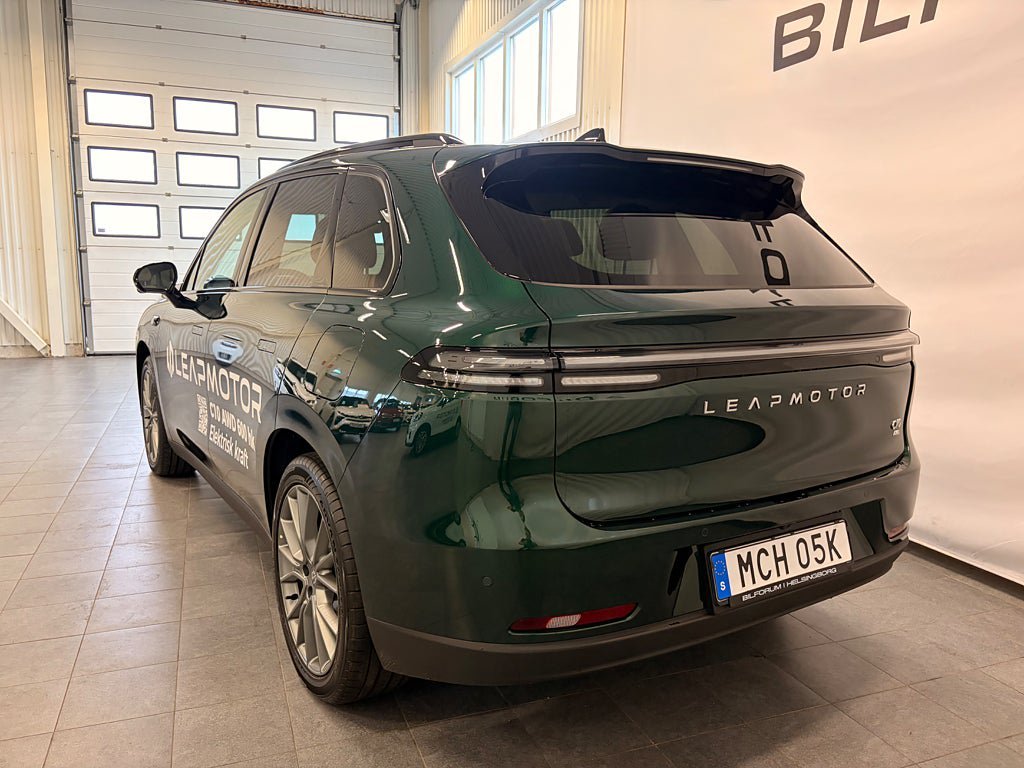 Vehicle Image 7