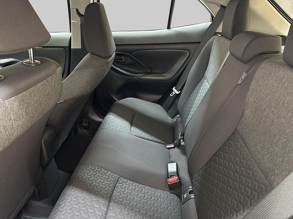 Vehicle Image 11