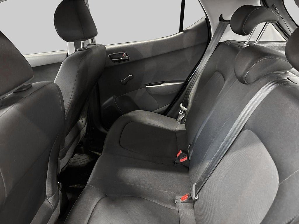 Vehicle Image 10