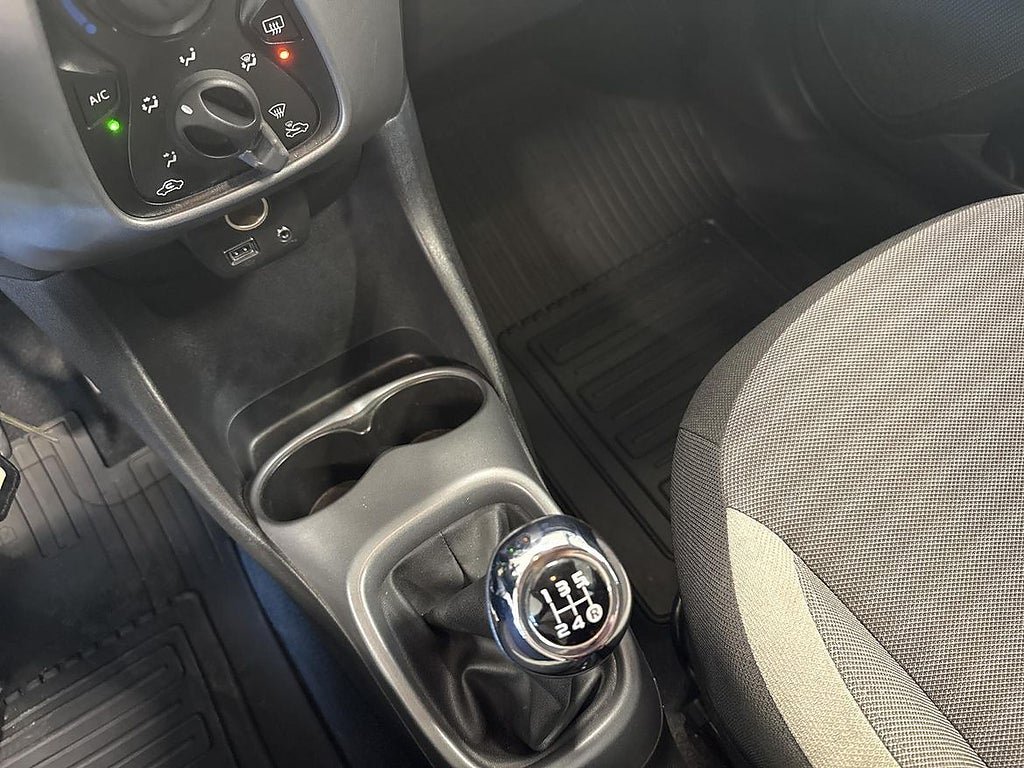 Vehicle Image 18
