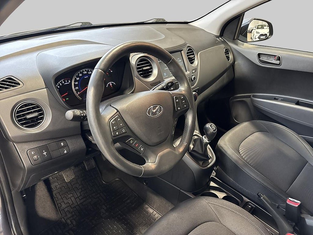 Vehicle Image 13