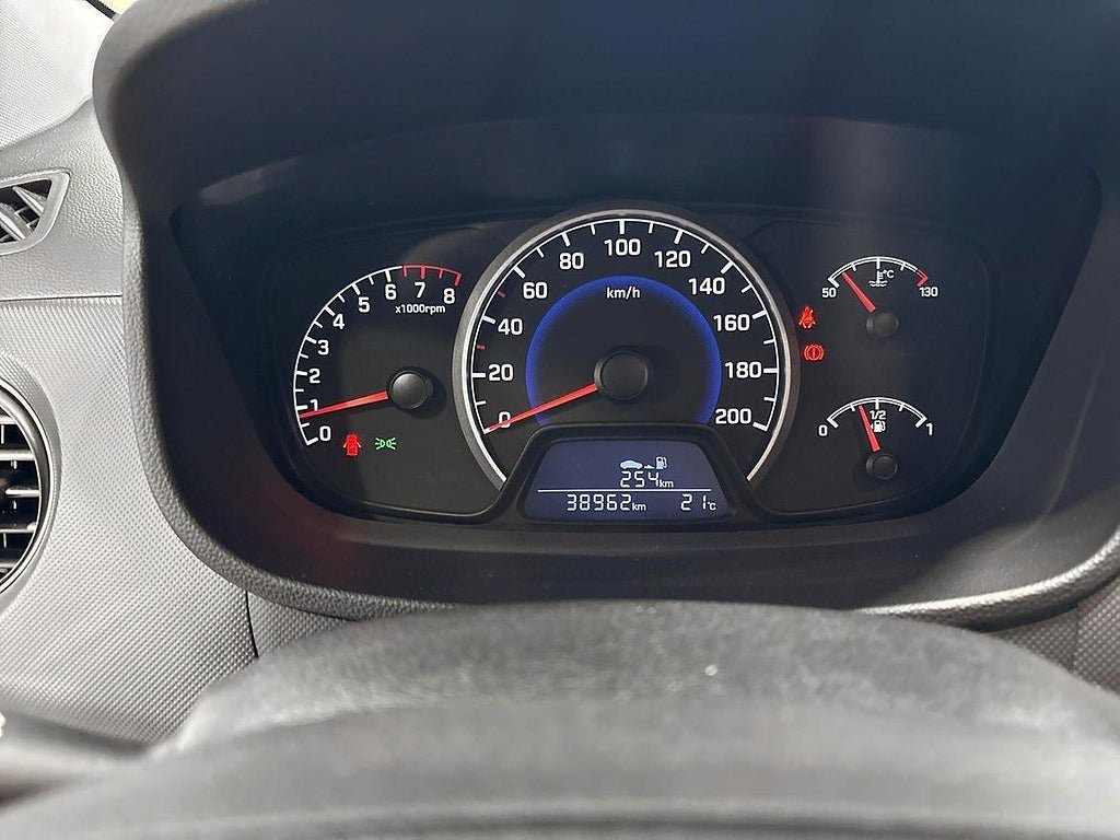 Vehicle Image 16