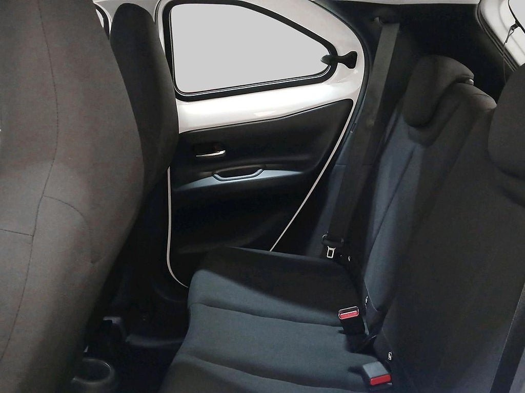 Vehicle Image 21