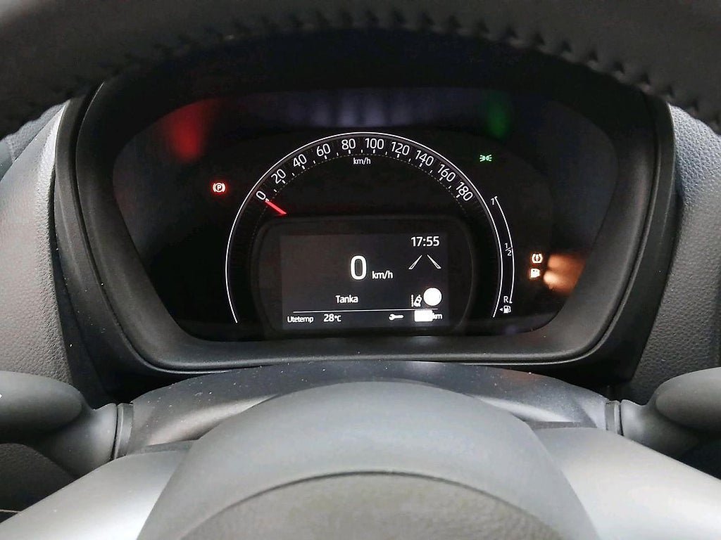Vehicle Image 32
