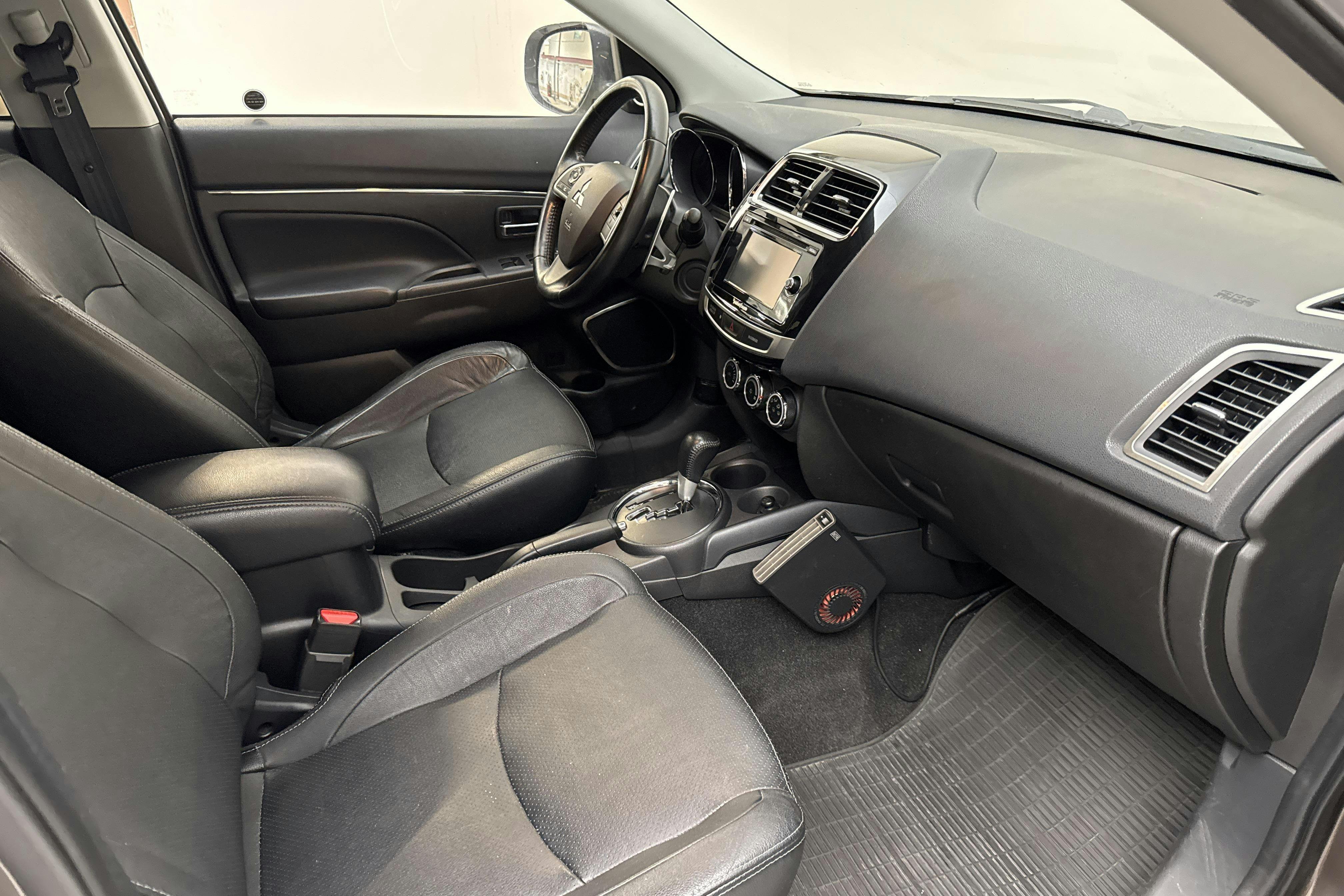 Vehicle Image 7