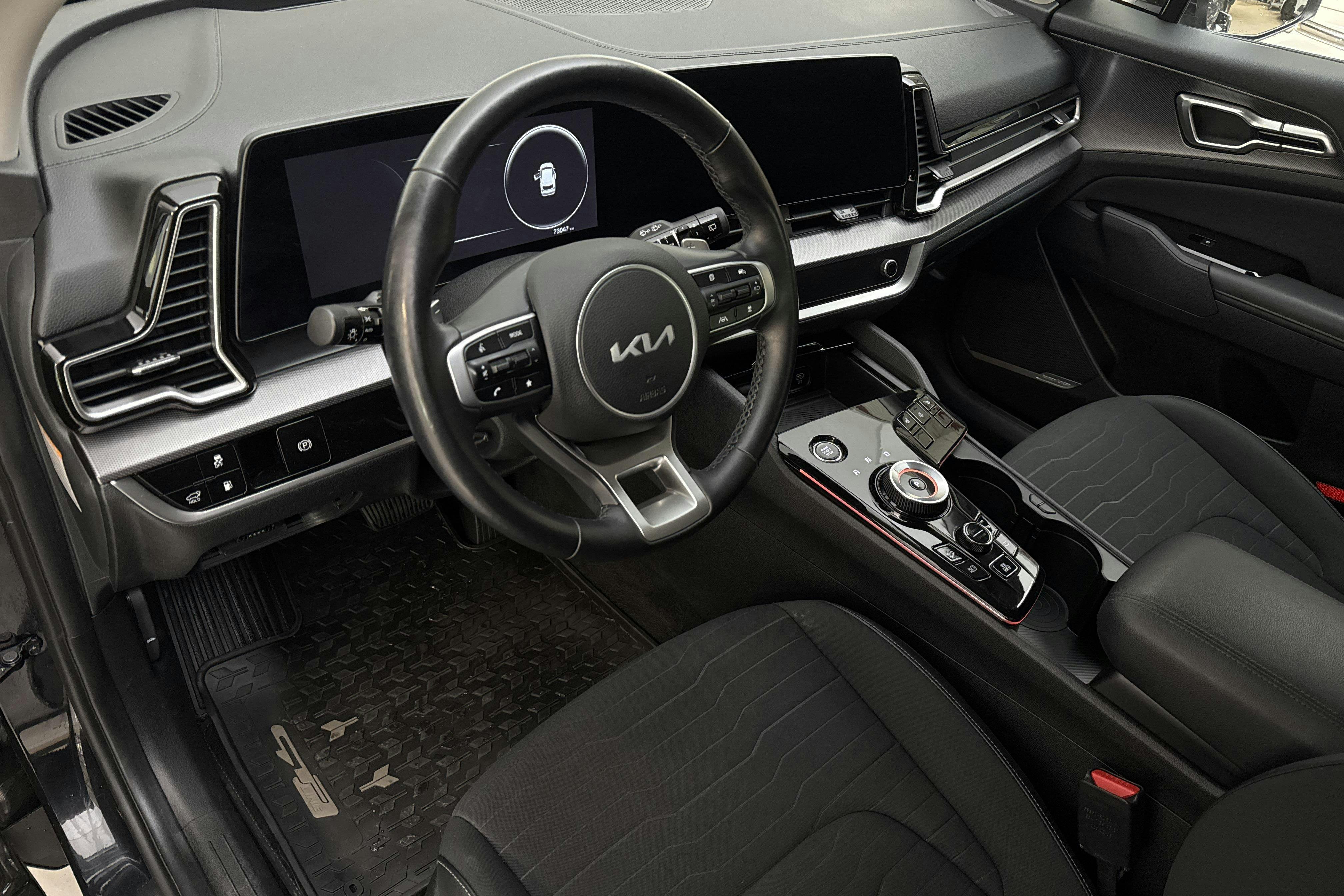 Vehicle Image 8