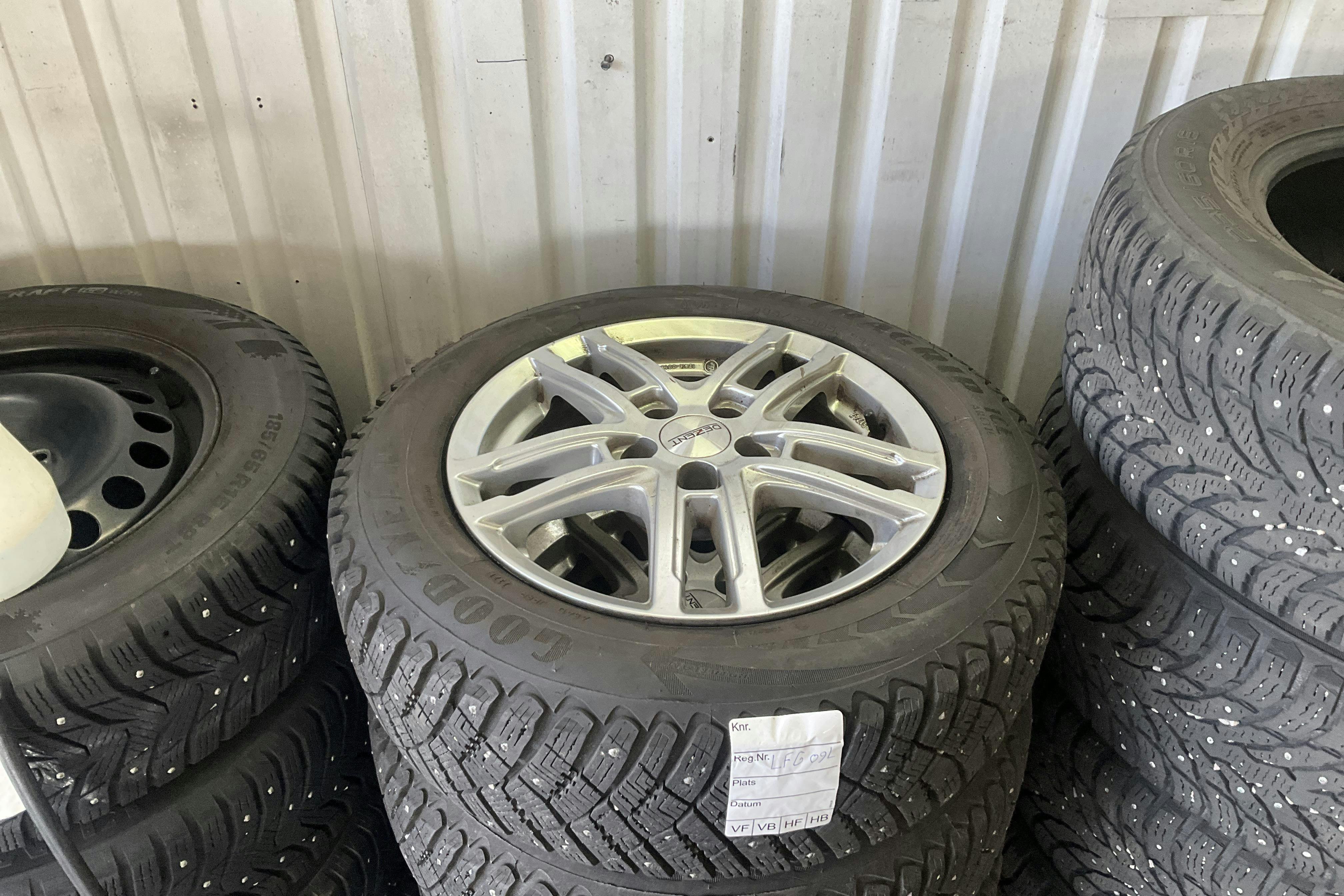 Vehicle Image 11