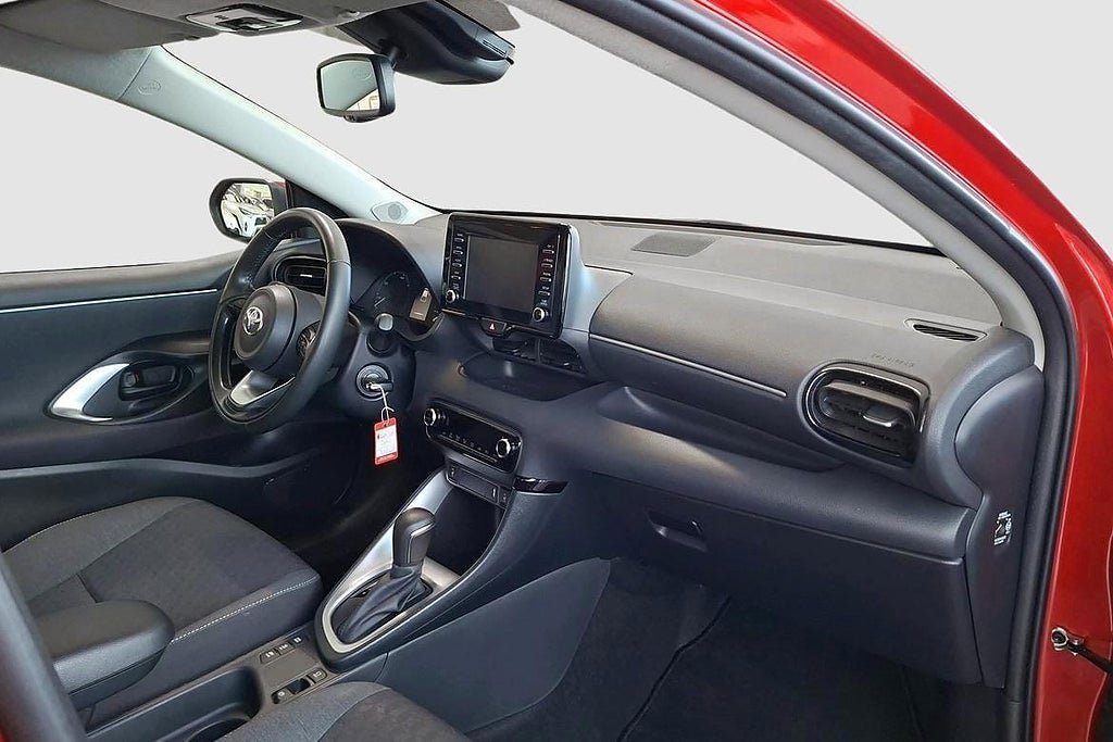 Vehicle Image 9
