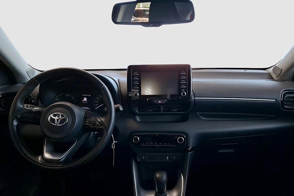 Vehicle Image 11