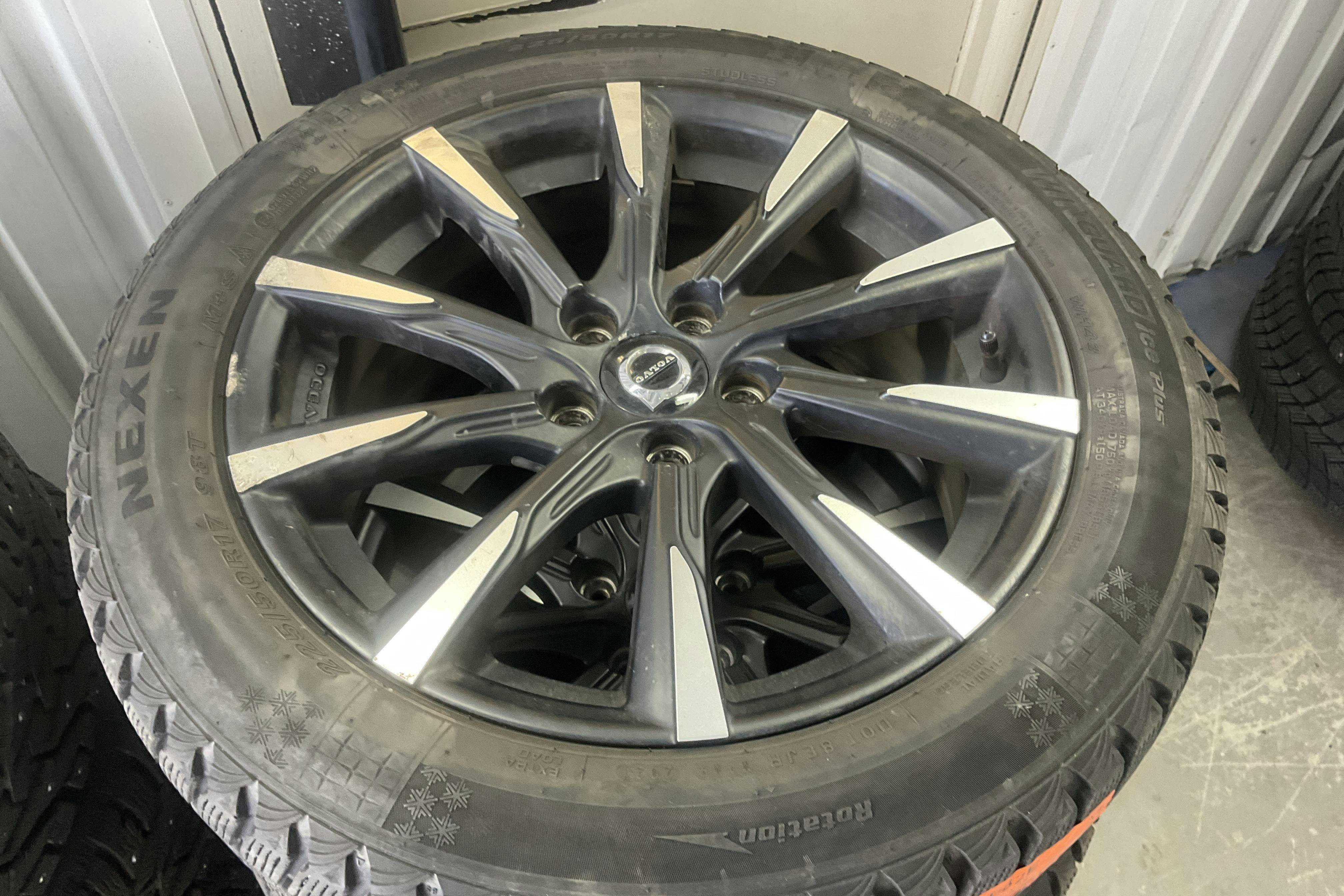 Vehicle Image 14