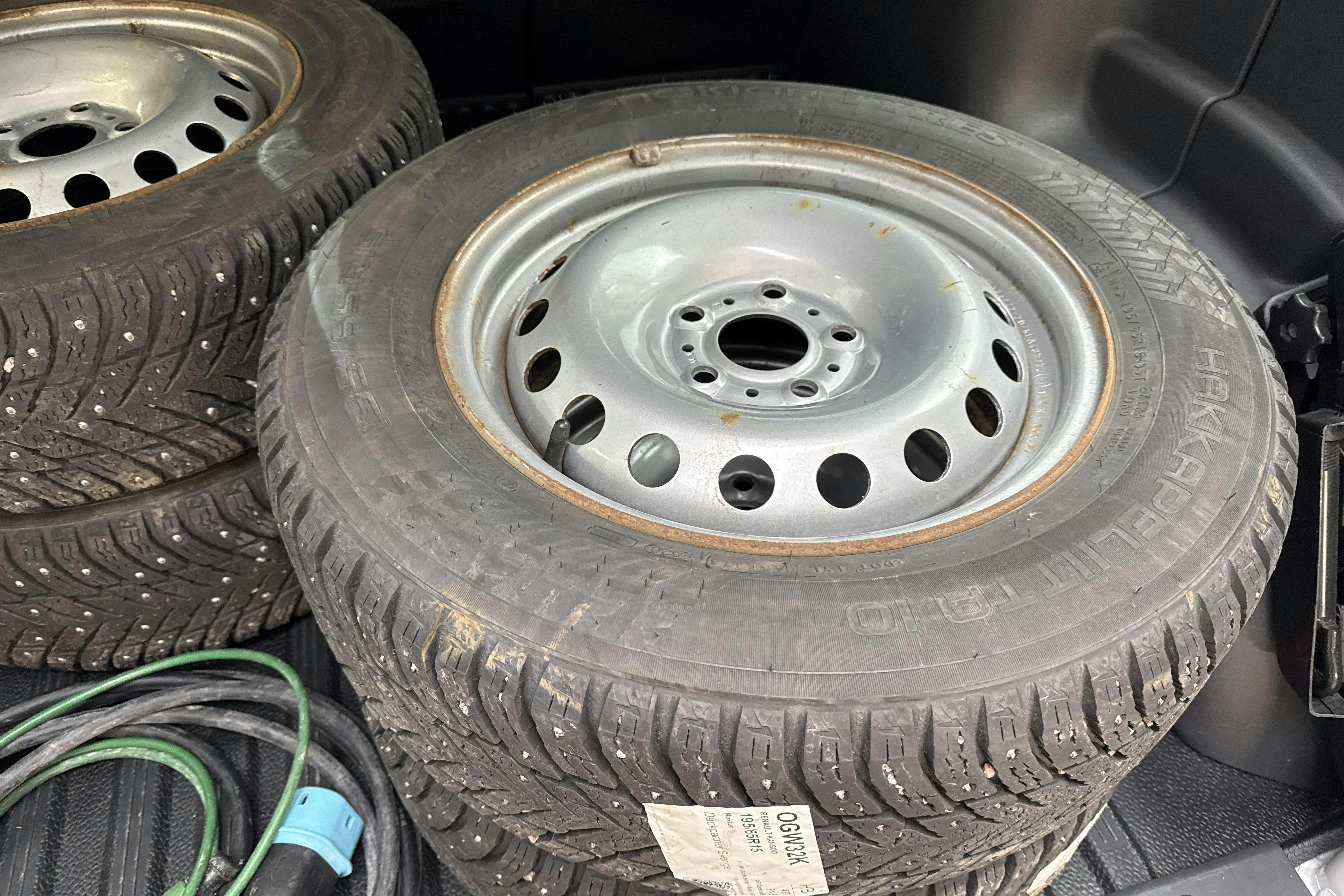 Vehicle Image 16