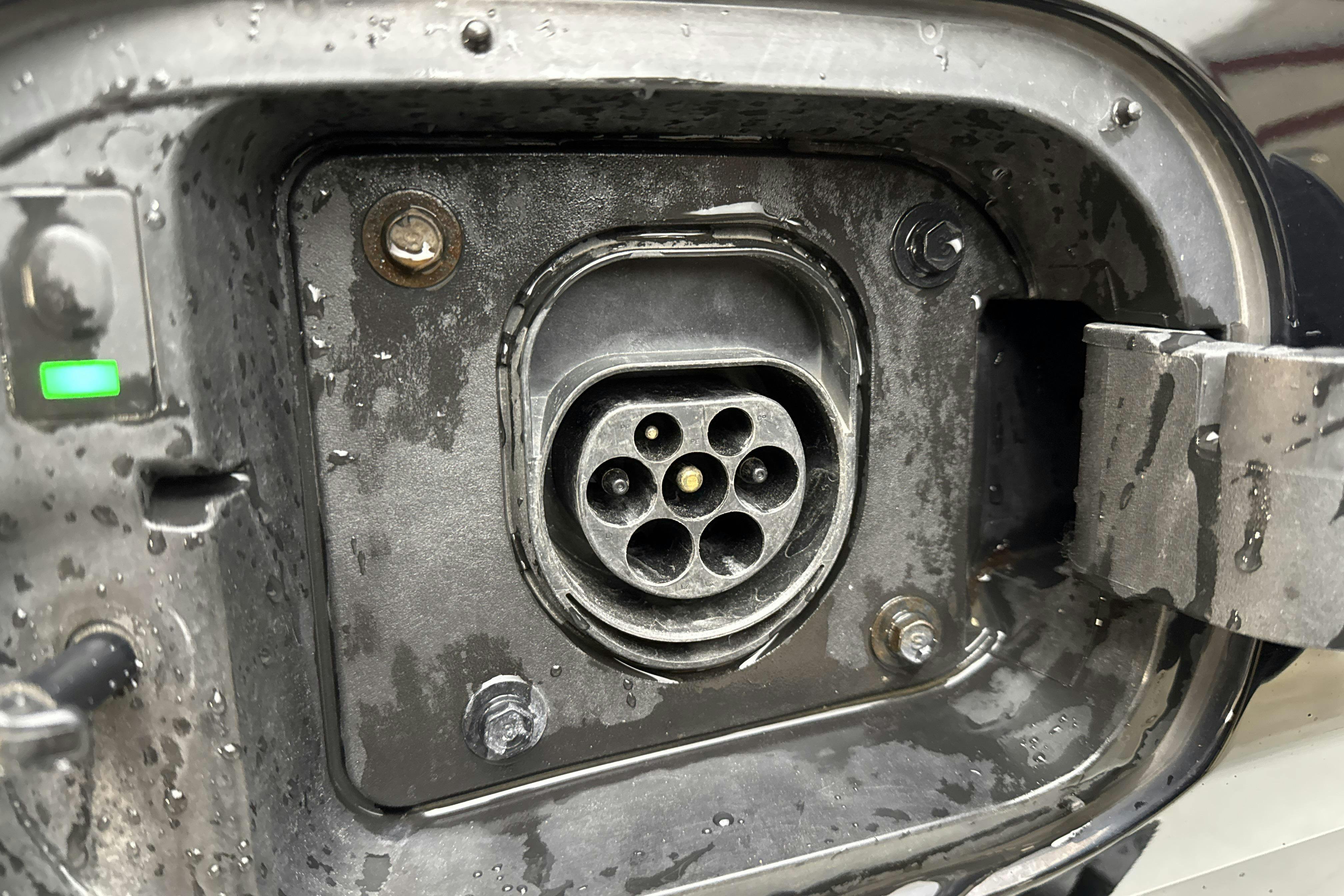Vehicle Image 16