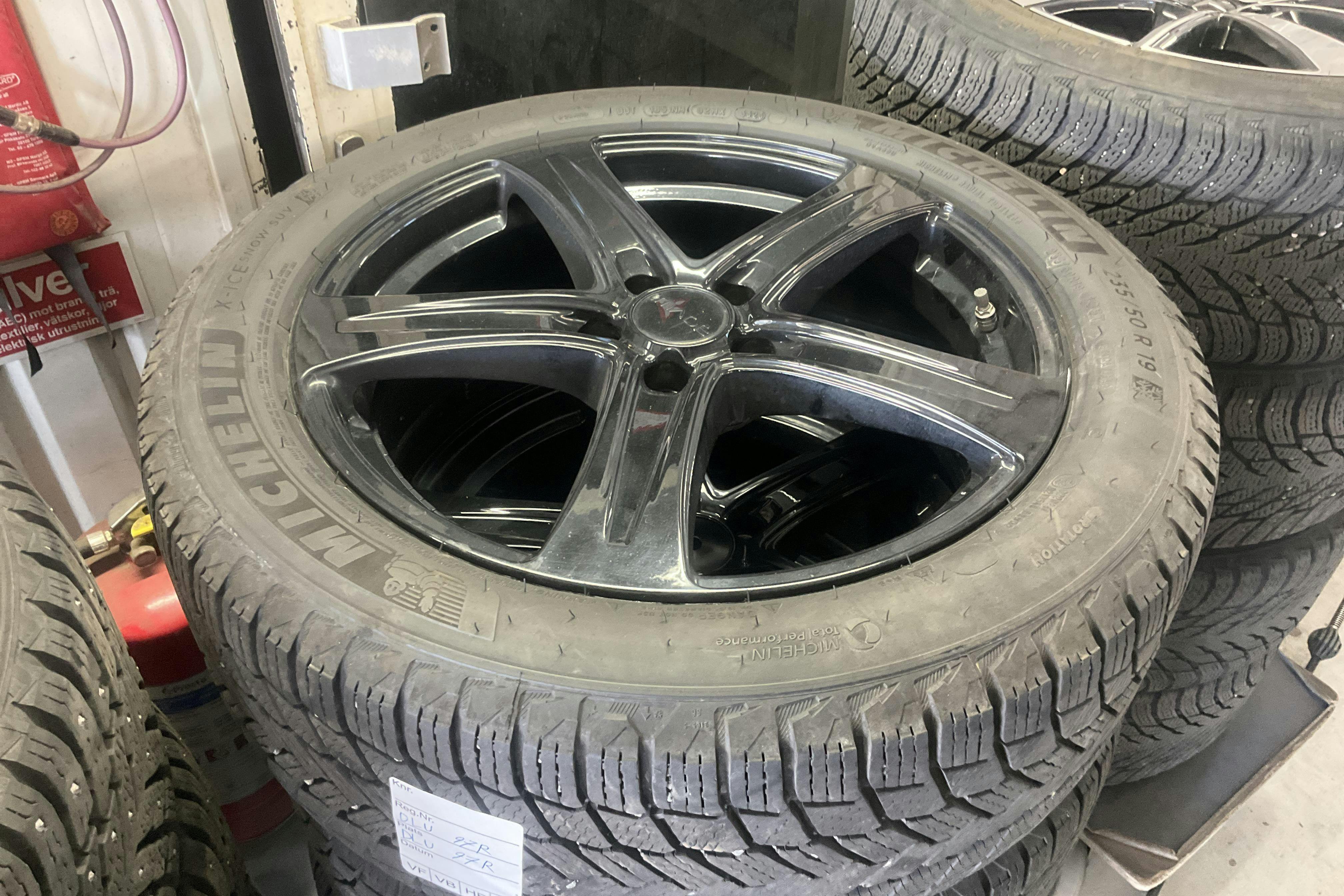 Vehicle Image 11