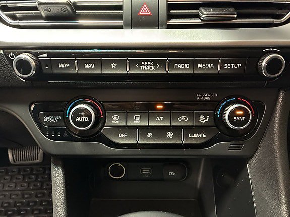 Vehicle Image 24