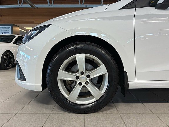Vehicle Image 22