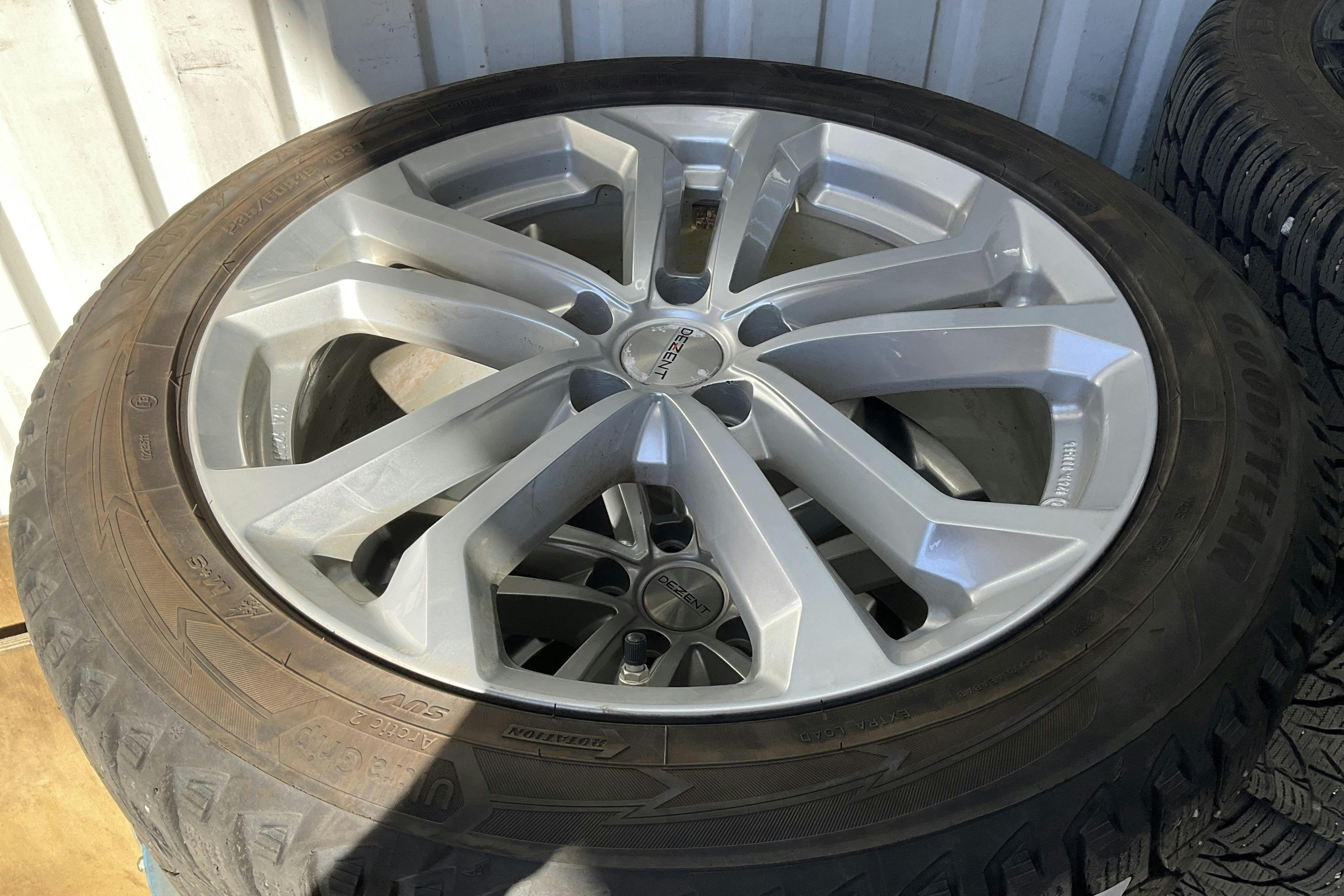 Vehicle Image 14