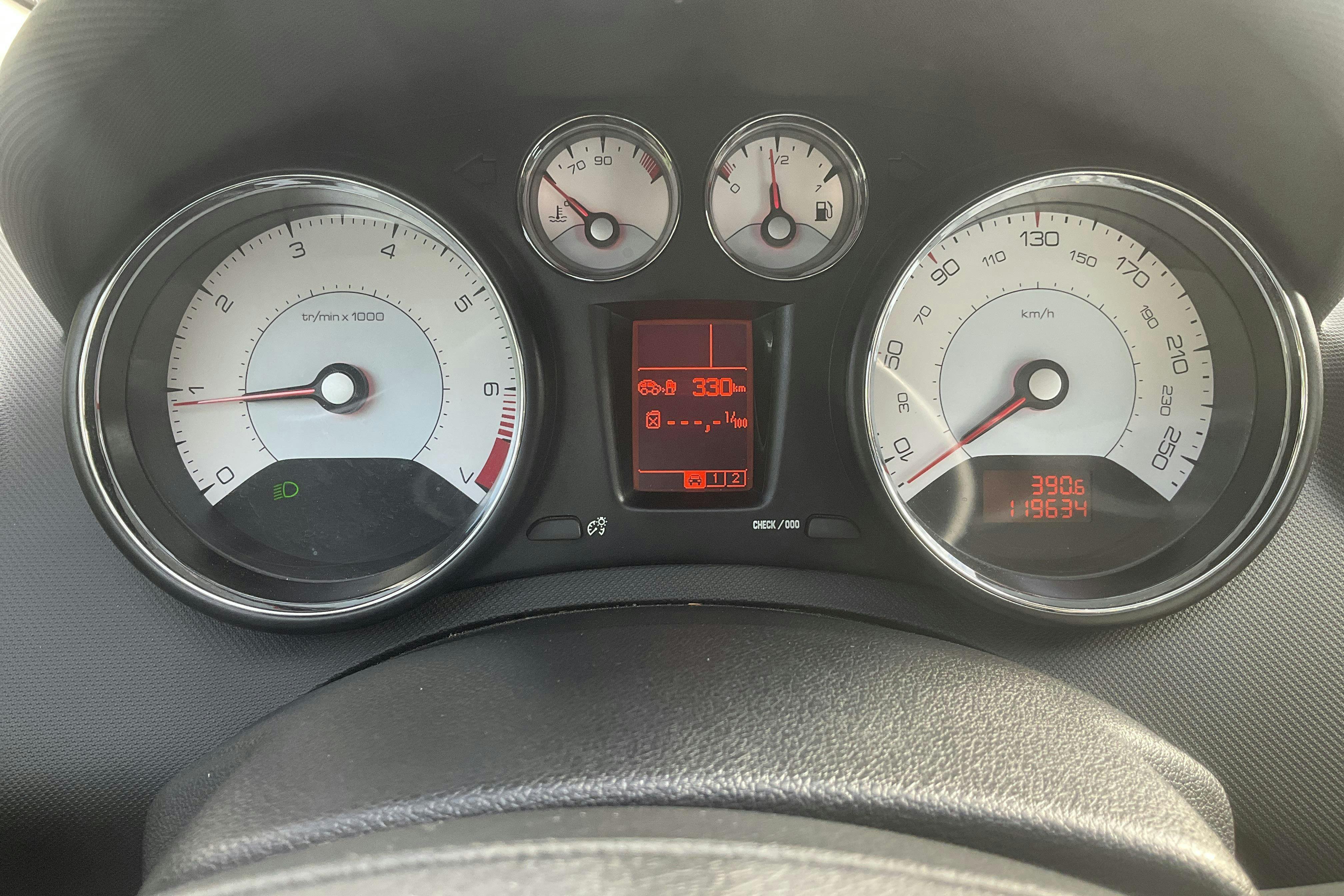 Vehicle Image 15