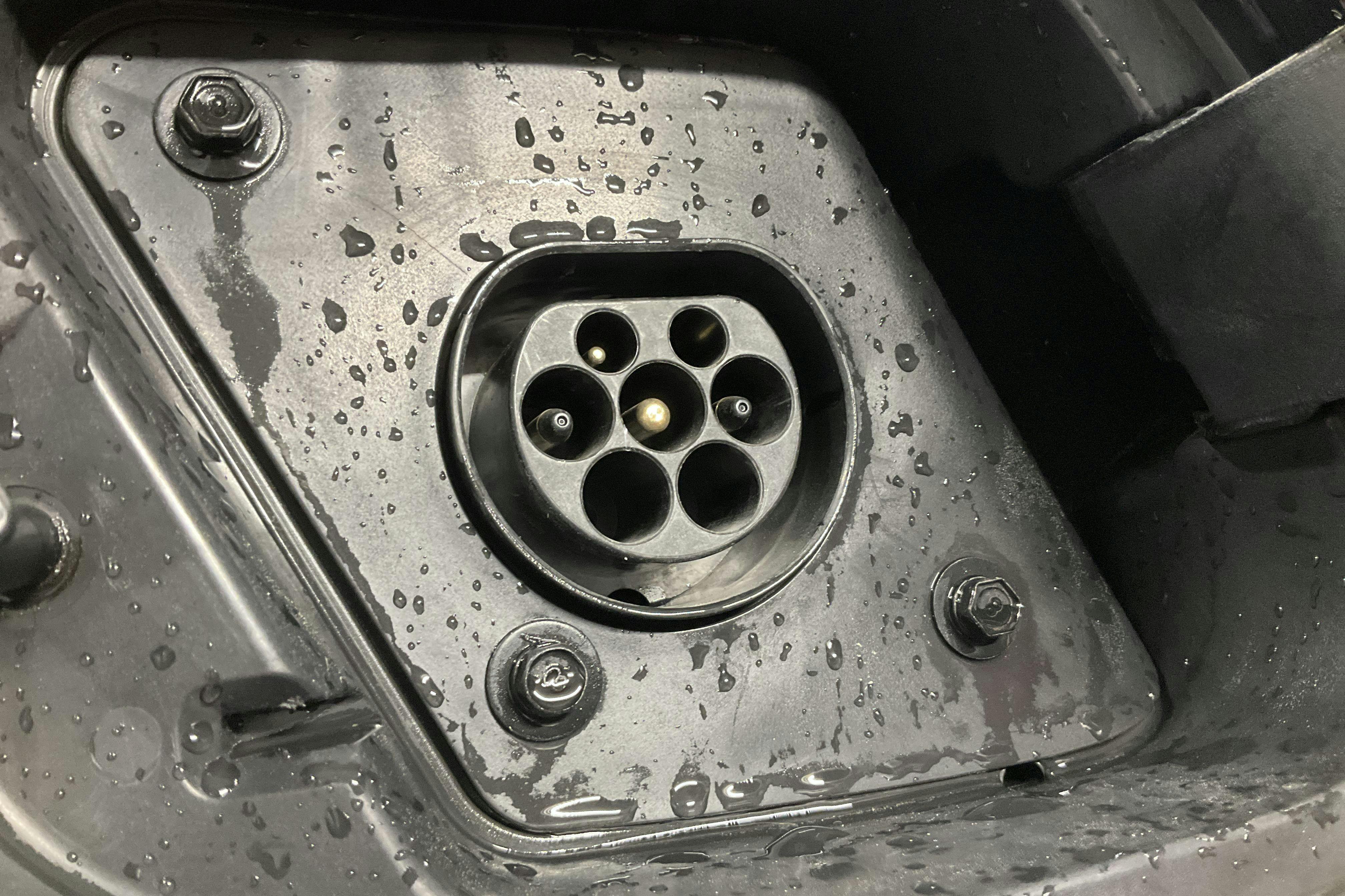 Vehicle Image 16