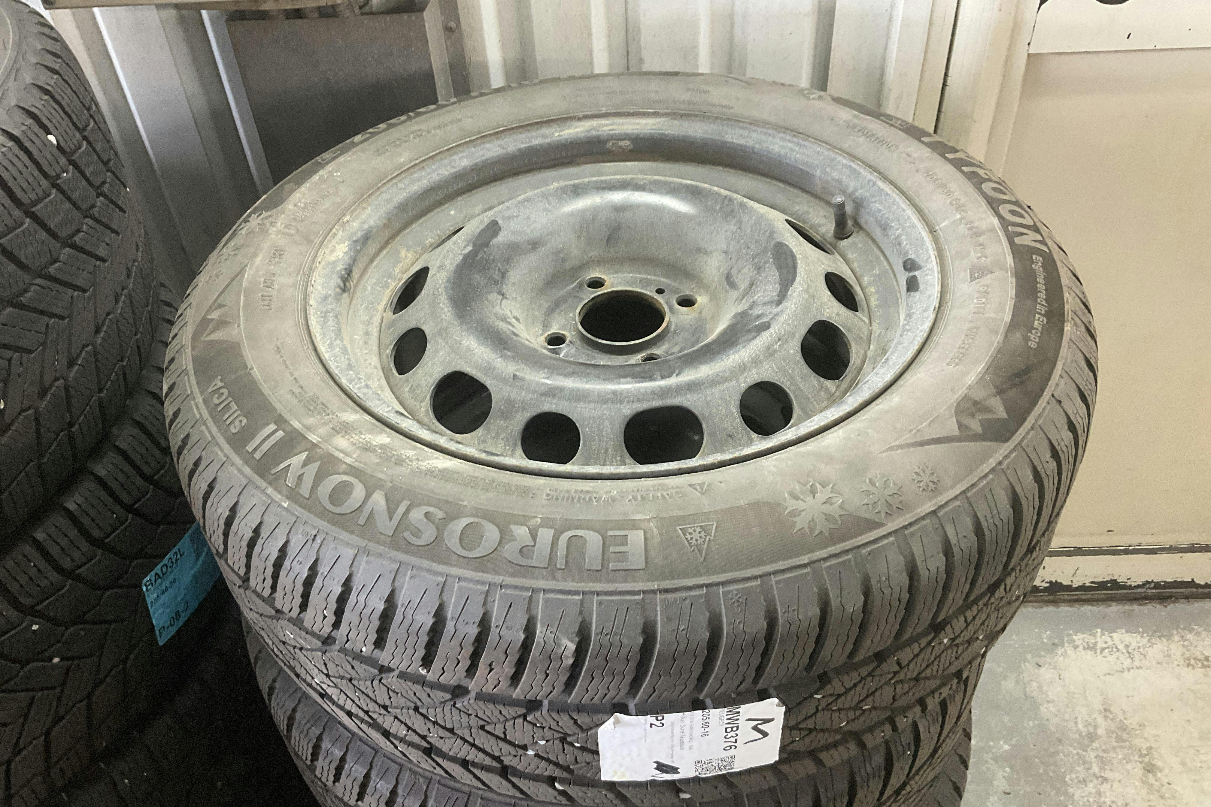 Vehicle Image 17