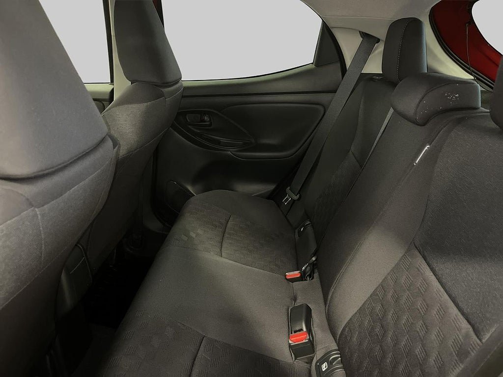 Vehicle Image 10
