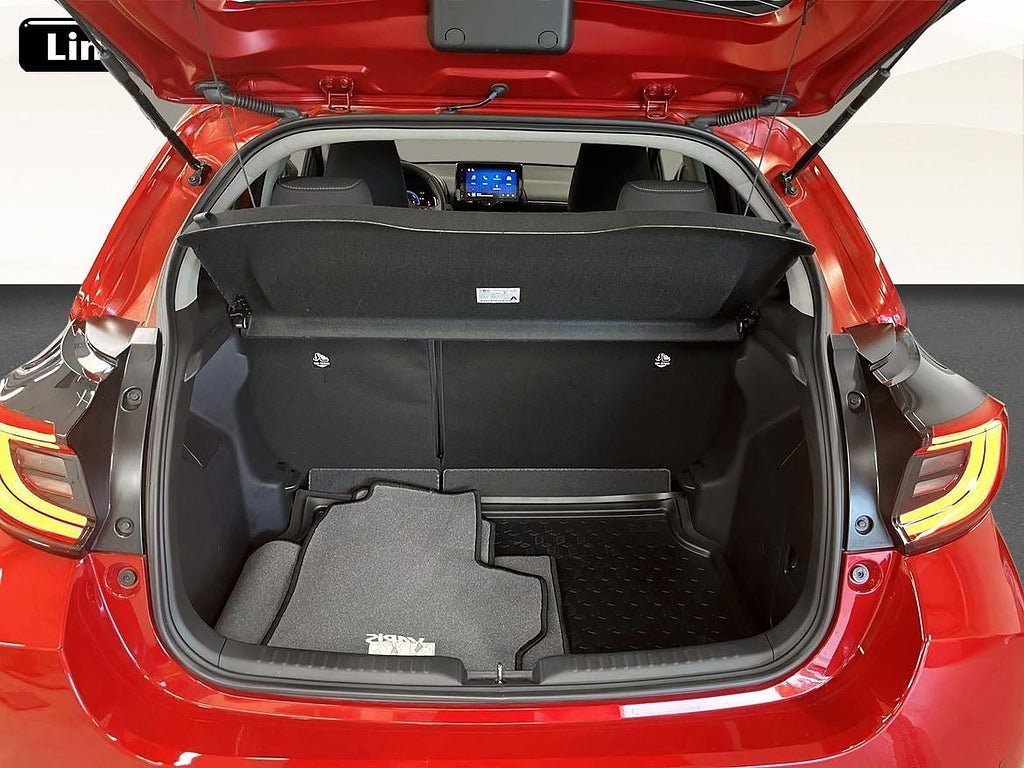 Vehicle Image 12