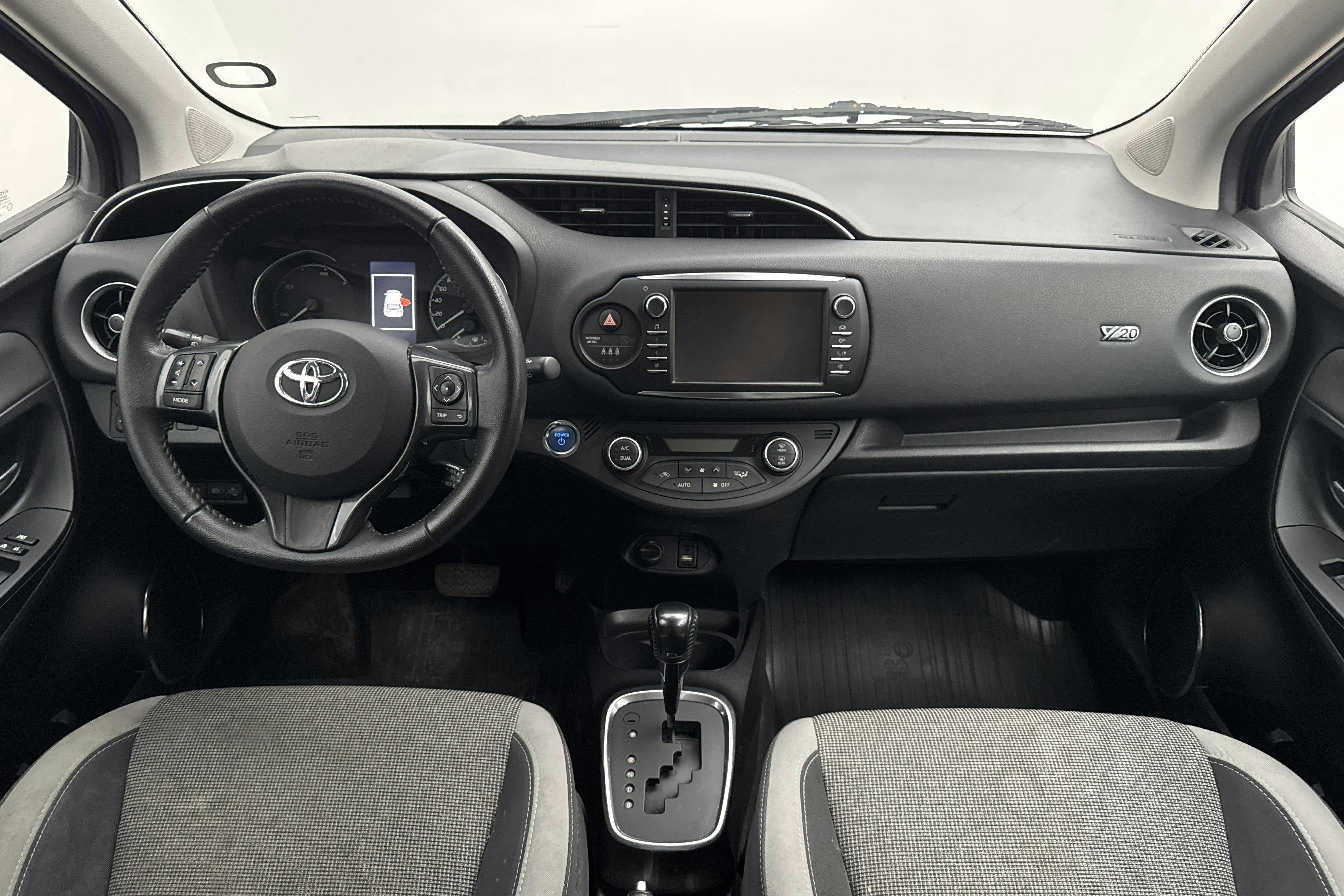 Vehicle Image 6