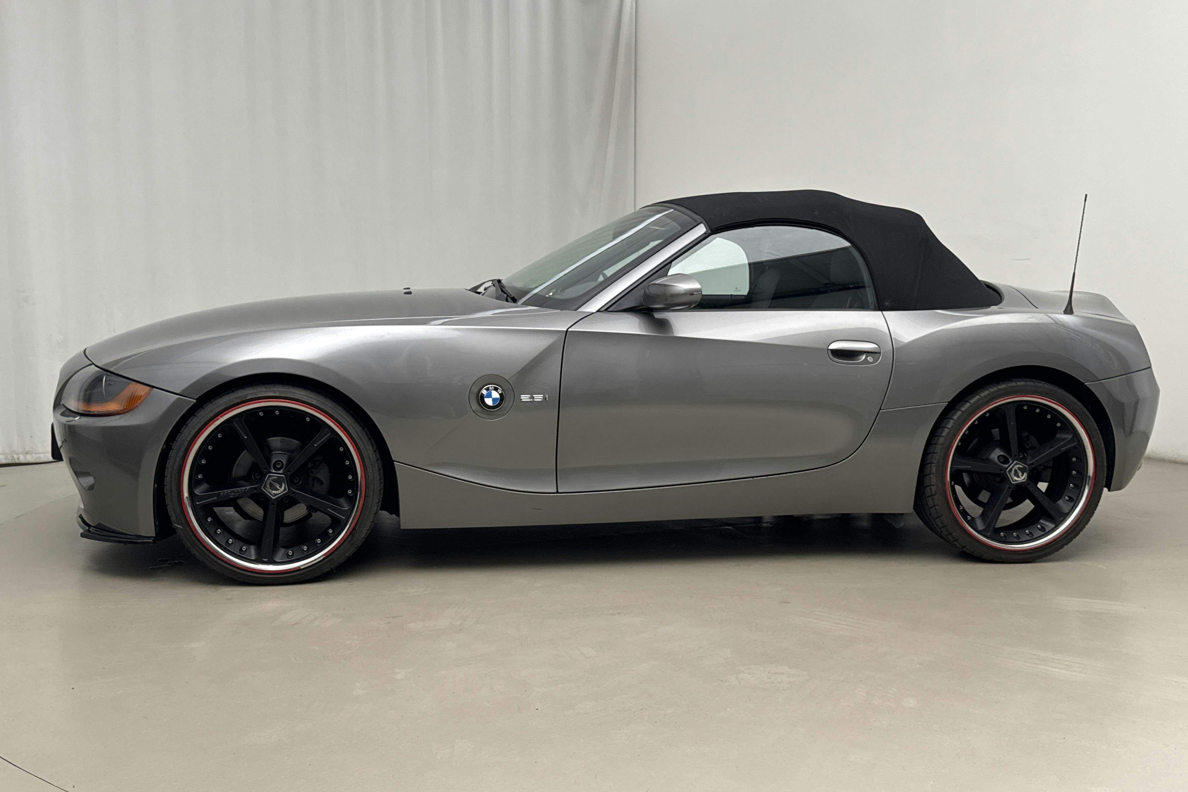 Vehicle Image 7
