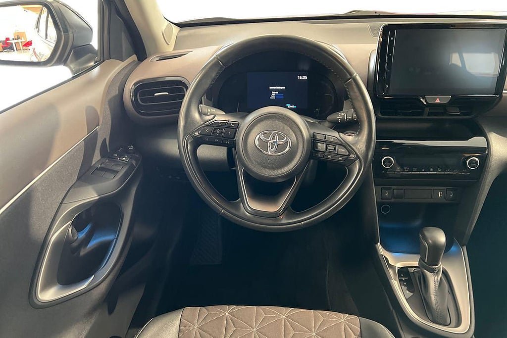 Vehicle Image 11