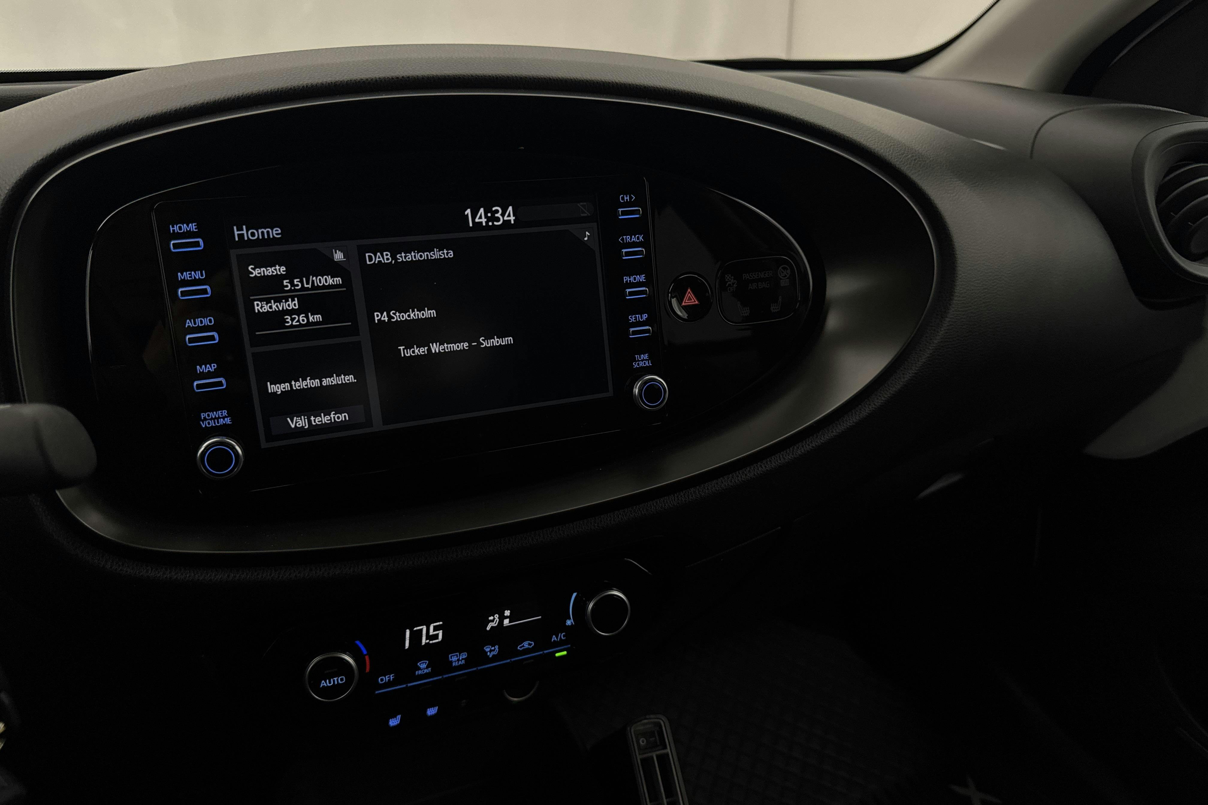 Vehicle Image 12