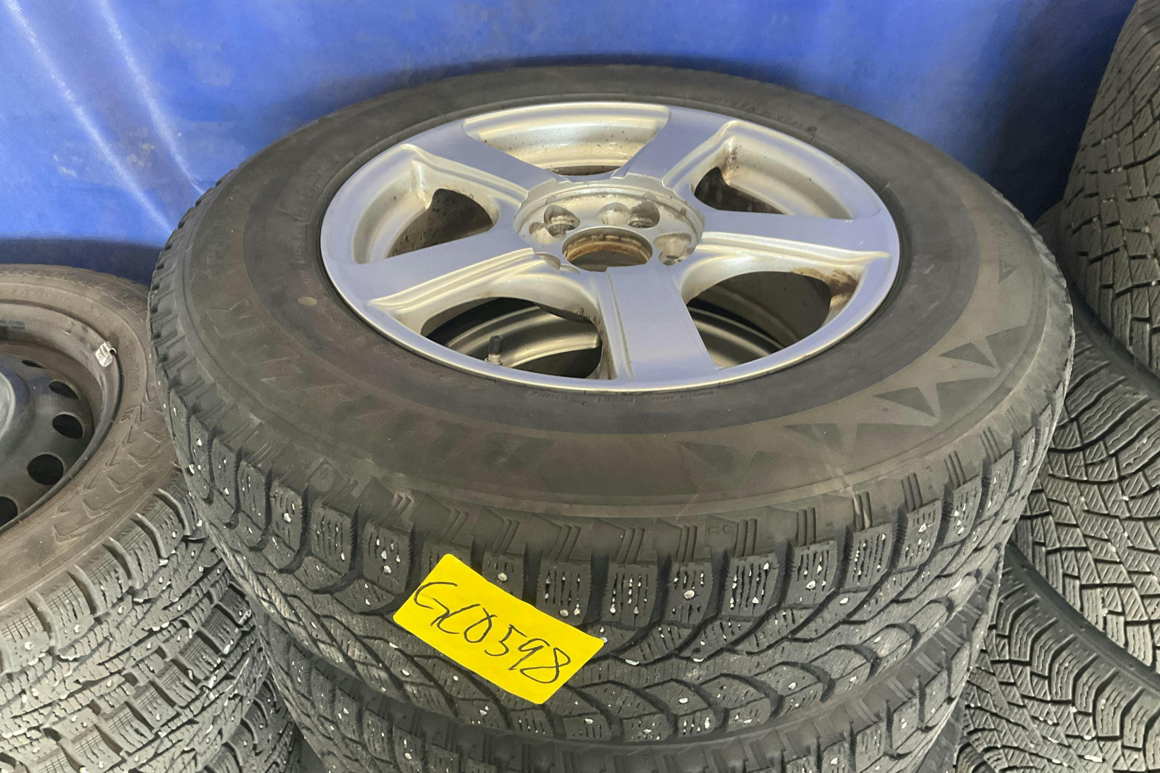 Vehicle Image 15