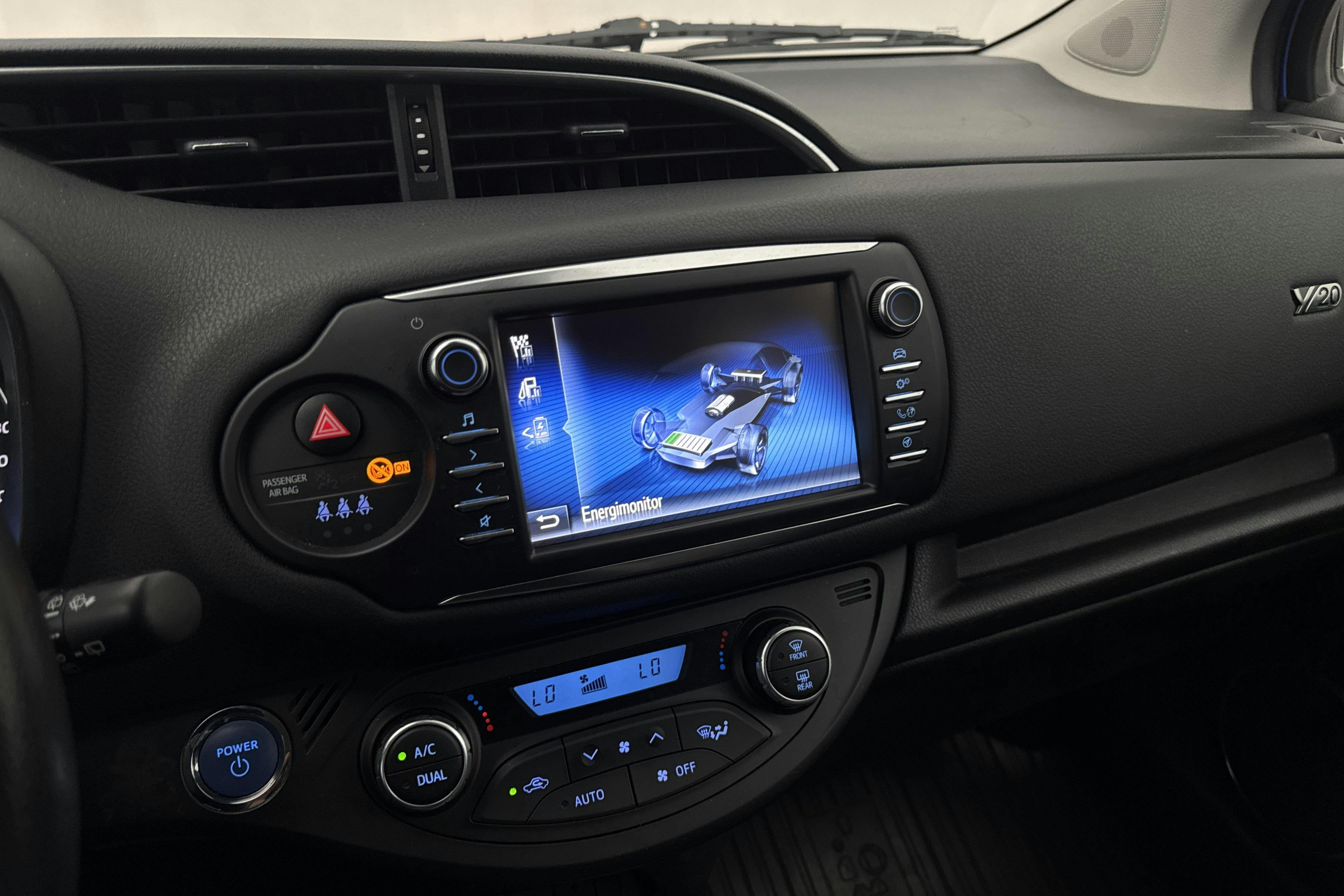Vehicle Image 13