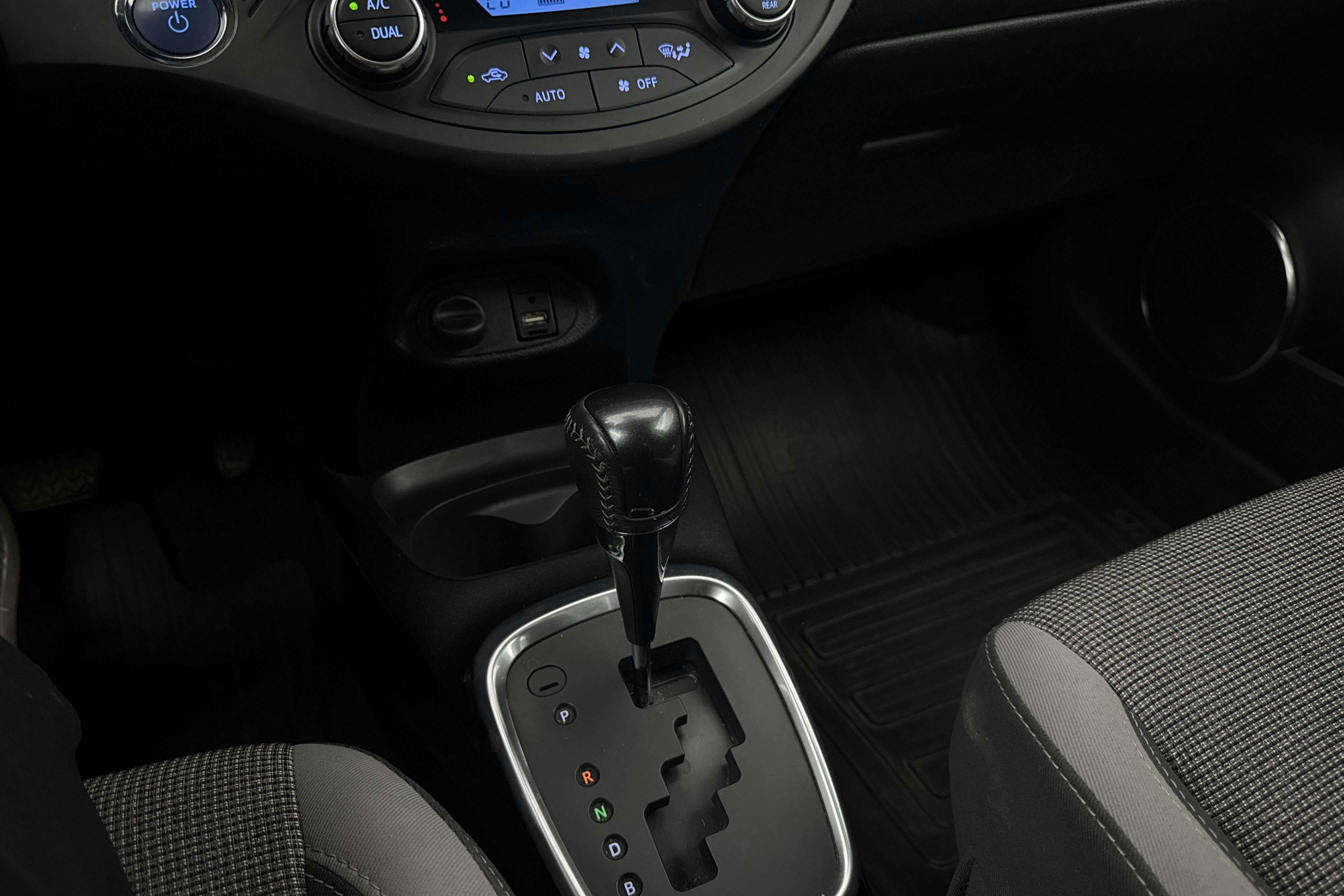 Vehicle Image 14