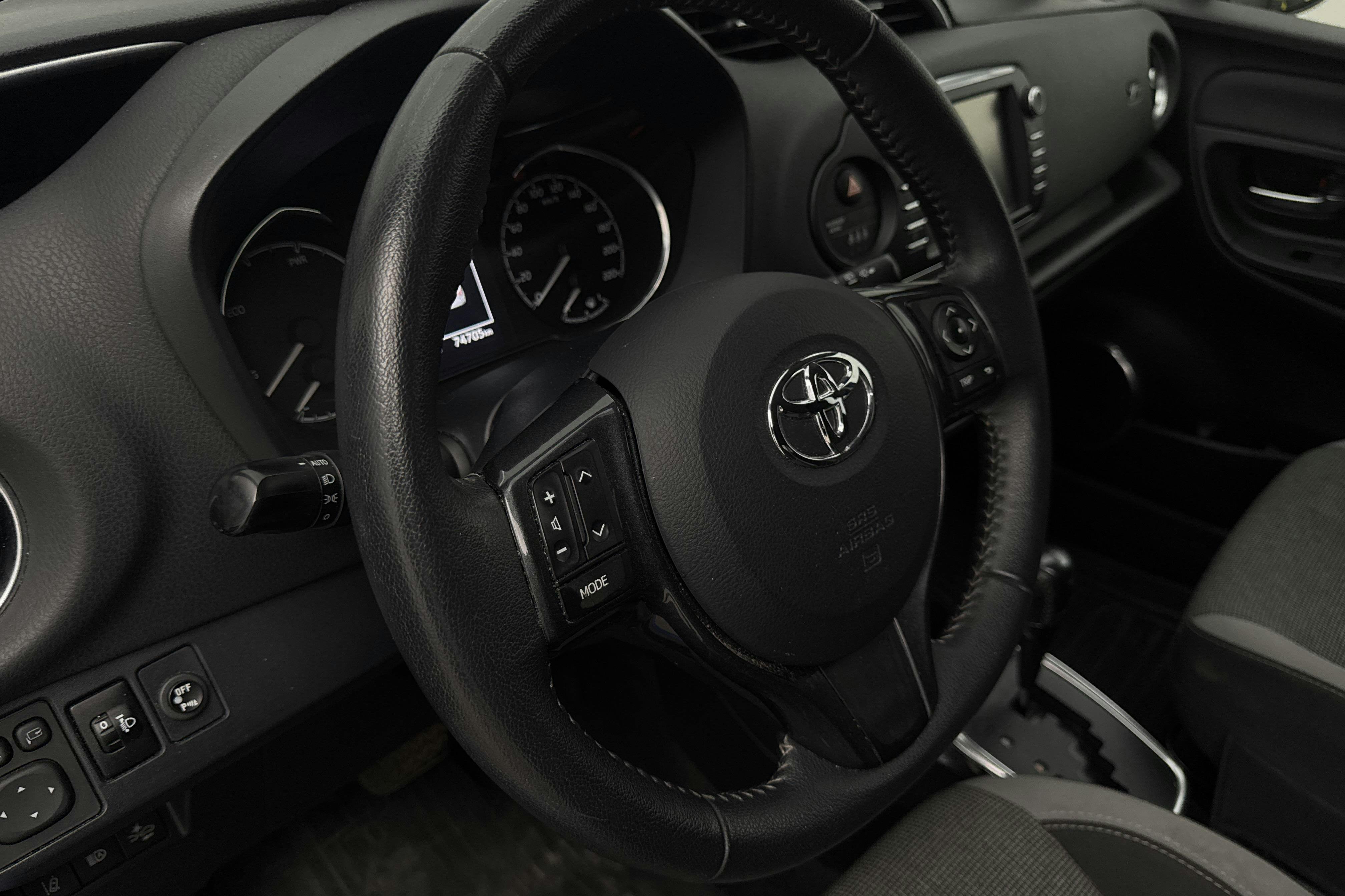 Vehicle Image 15