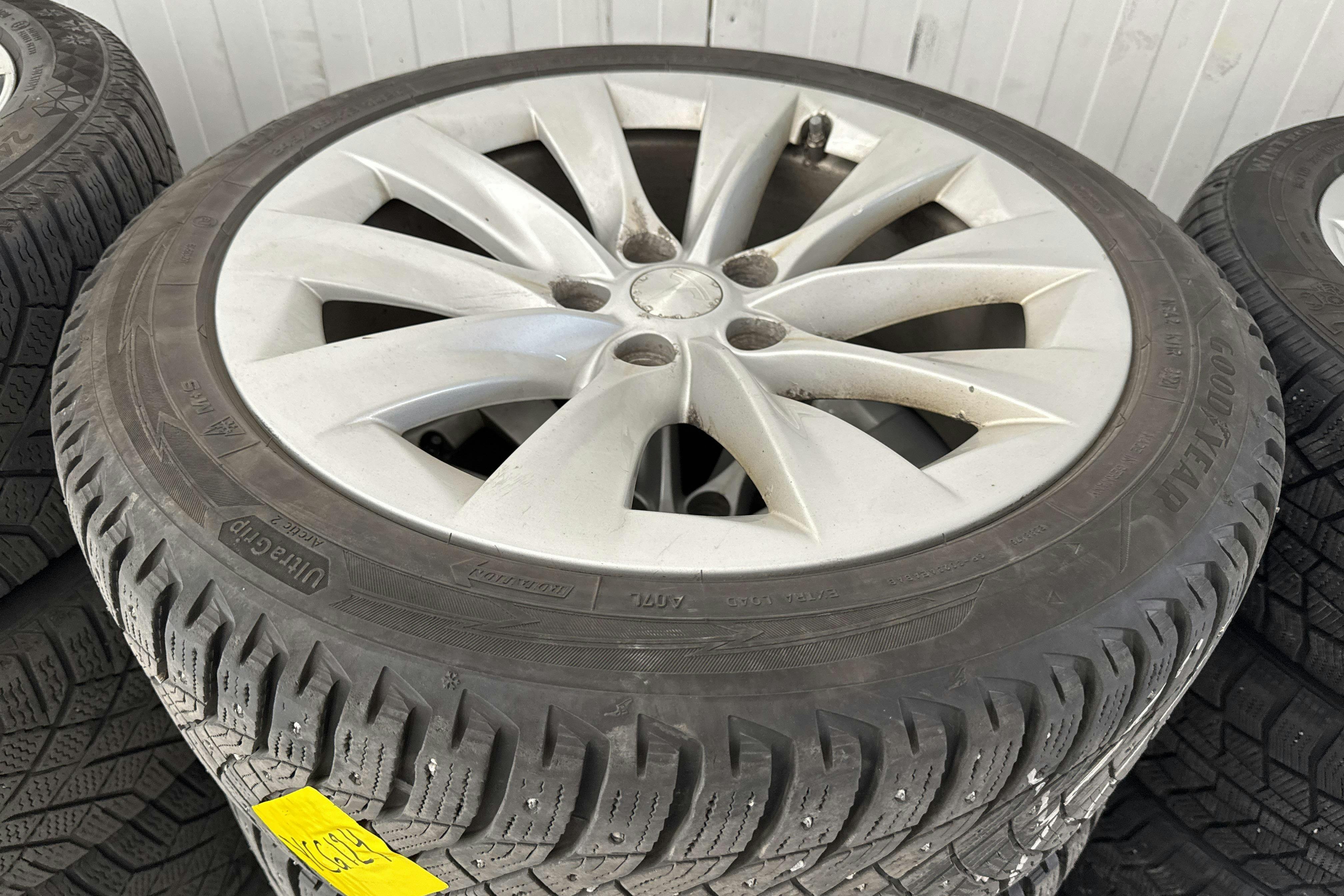 Vehicle Image 17