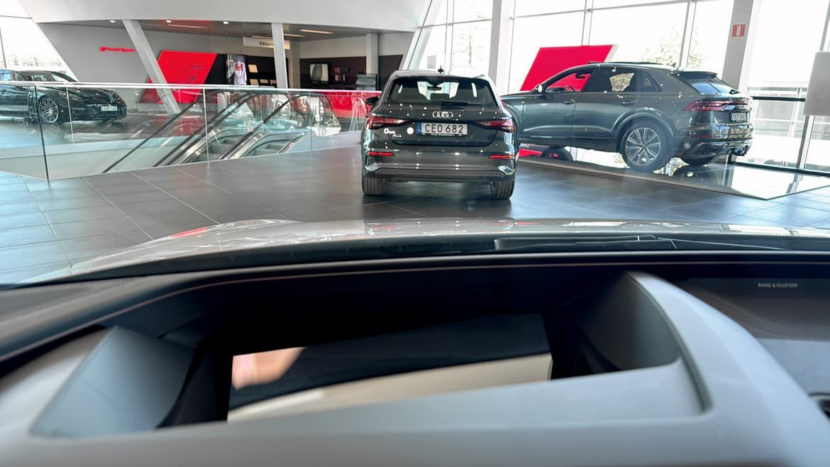 Vehicle Image 18