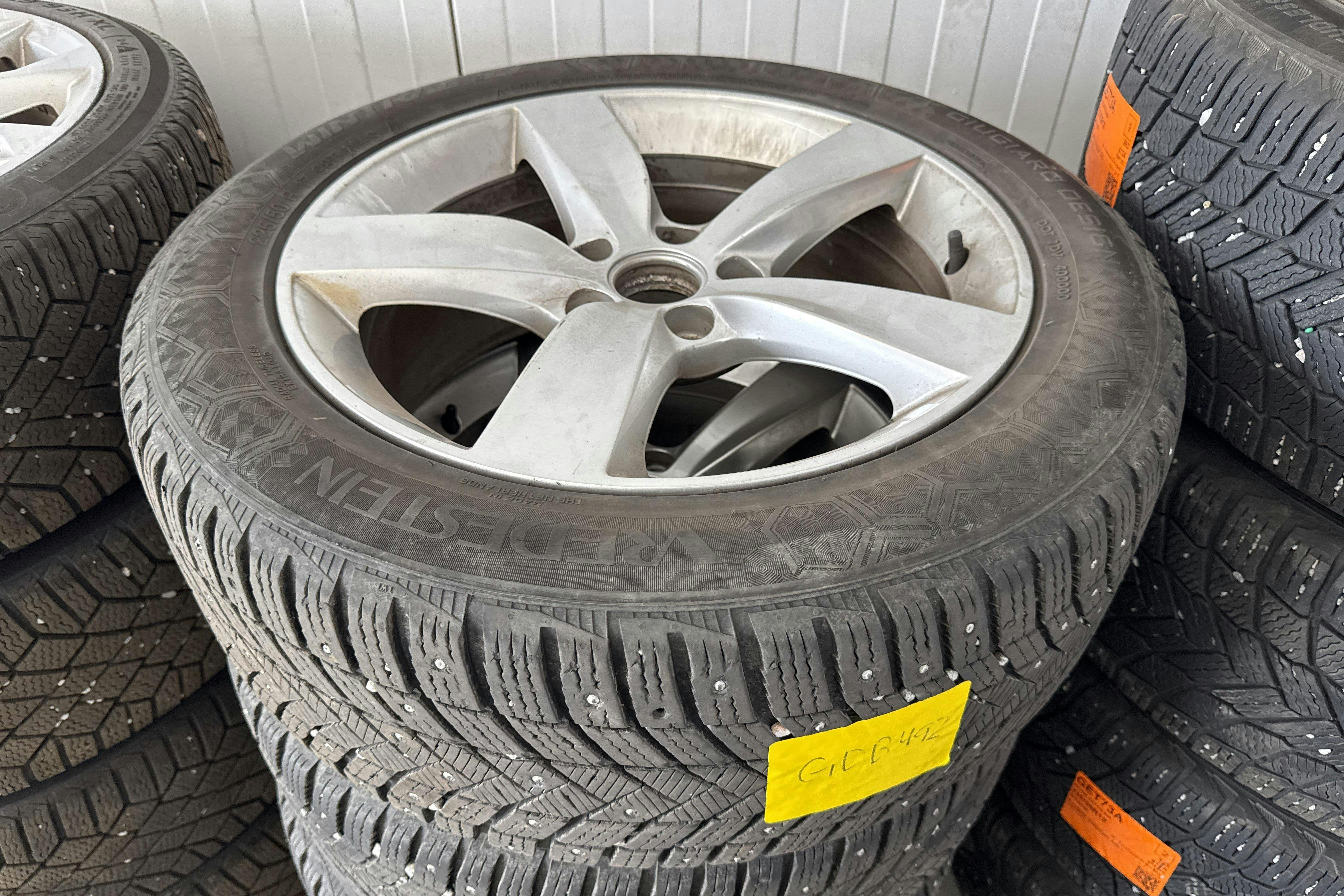 Vehicle Image 21